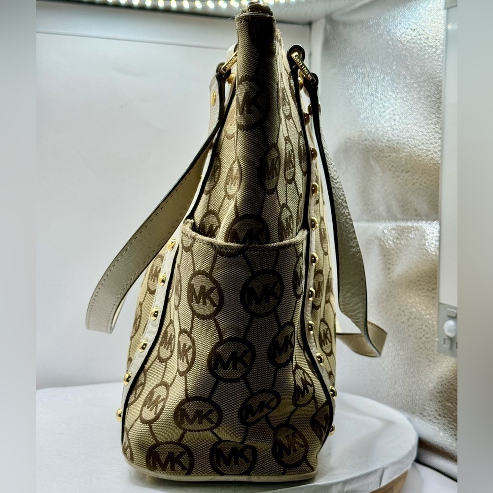Michael Kors Canvas Jet Set Tote with Circular Logo White Studded Leather Trim - Picture 6 of 8